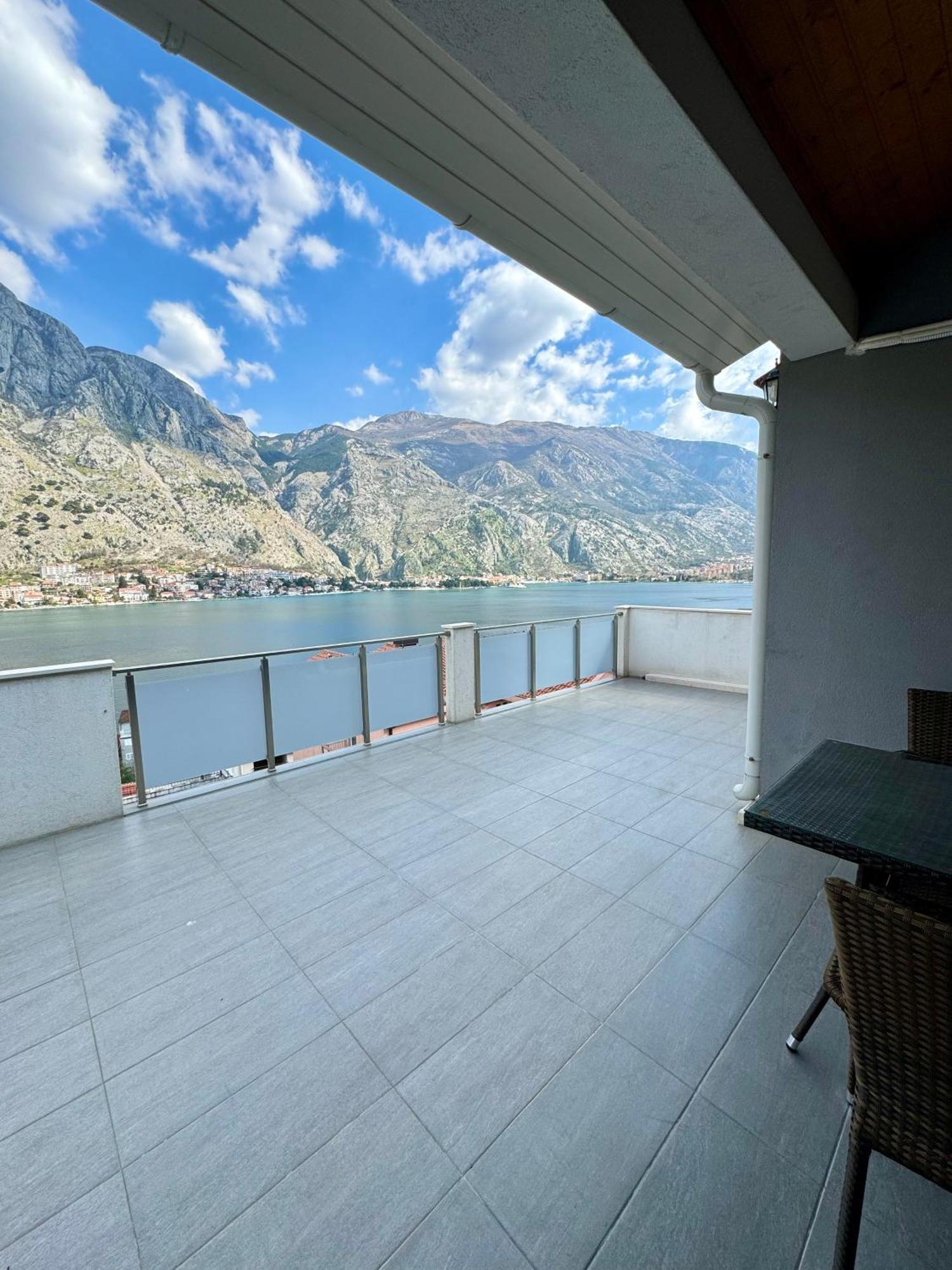 Apartments Seaview Estate Radovic Kotor Bagian luar foto